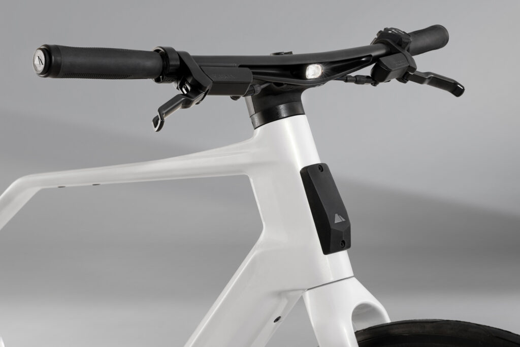 Canyon Roadlite-On equipped with V2X