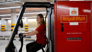 Royal Mail unveil golf-buggy style e-bikes to be used “on roads, cycle lanes and cycle paths” + more on the live blog