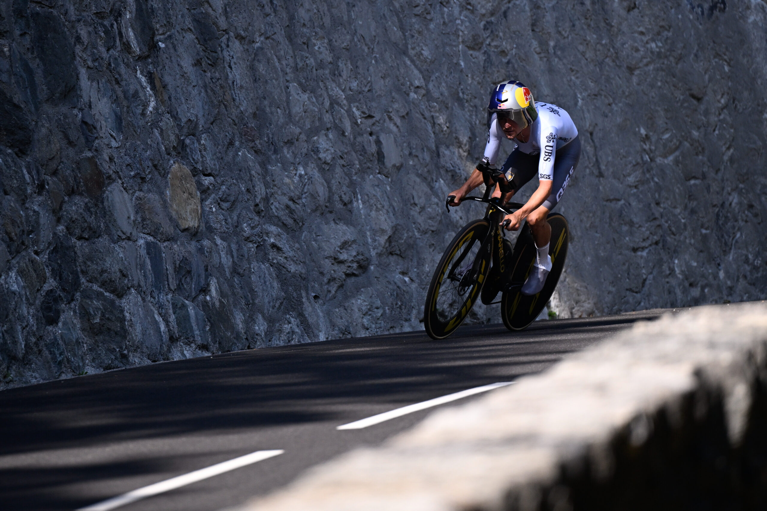 “Good for the f*** all training I do on this bike”: Tom Pidcock loses time on “scary” descent but happy with “best TT I’ve ever done” at Tour de France