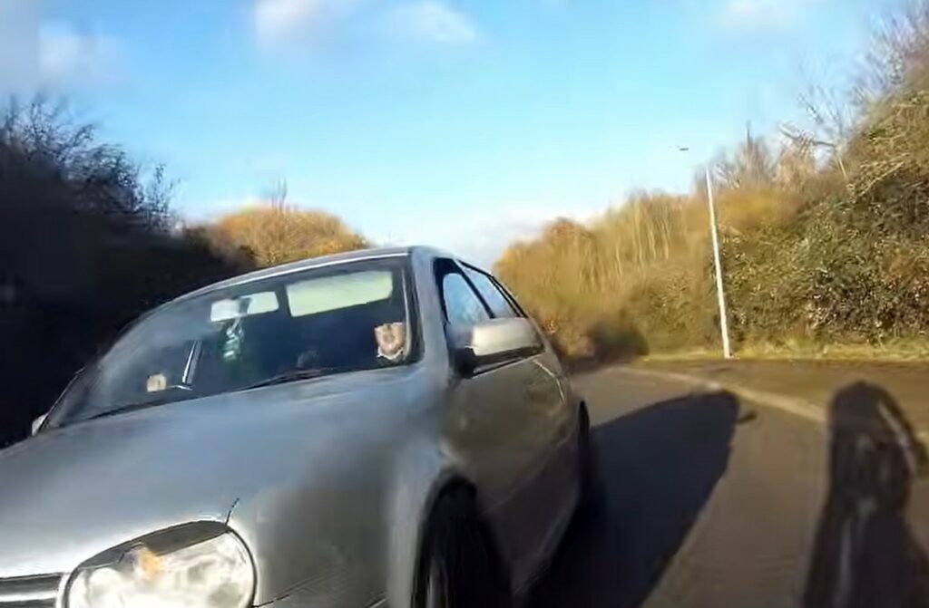 Motorist kicks cyclist in road rage assault after close pass 5
