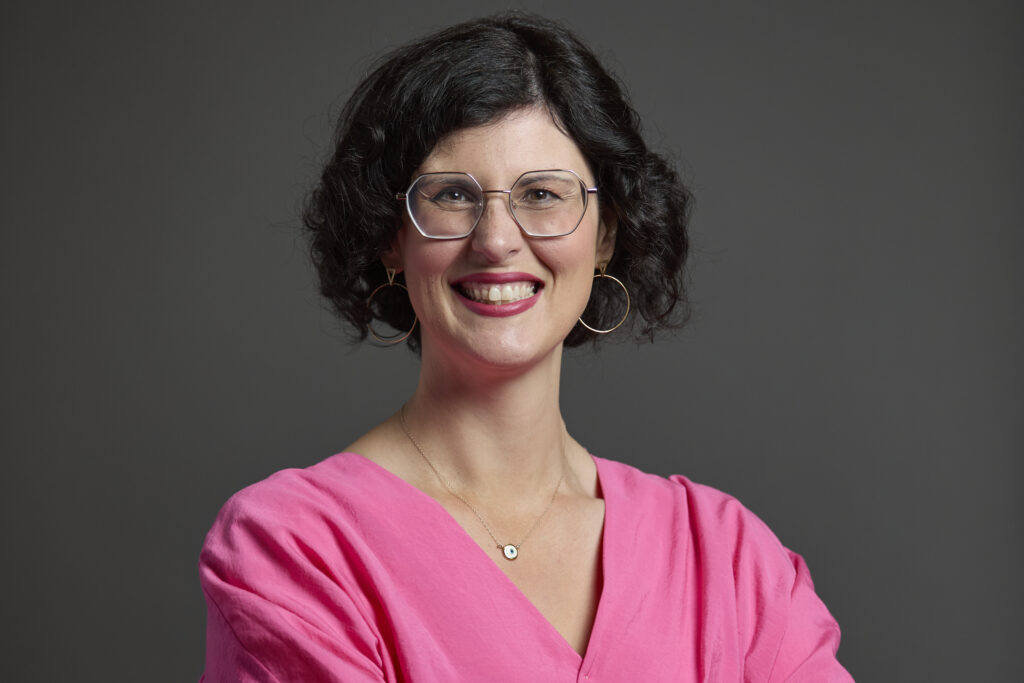 Official portrait of Layla Moran MP 2024