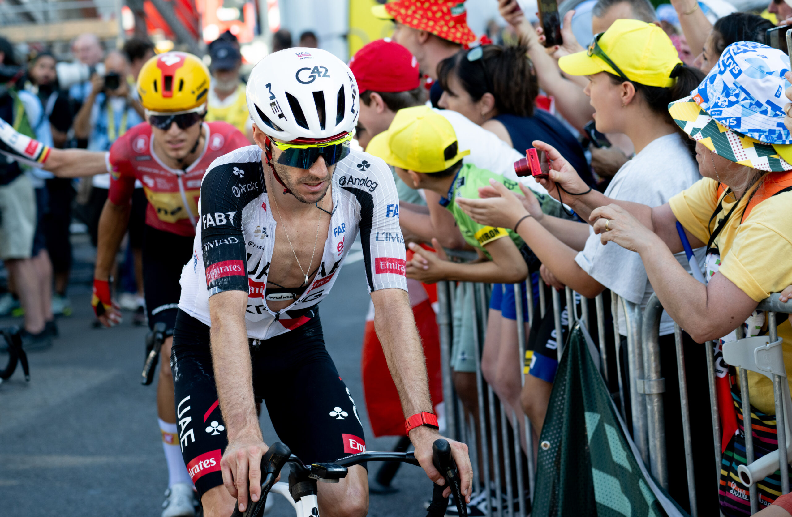 Illness turns Alpe d'Huez into a UAE control test