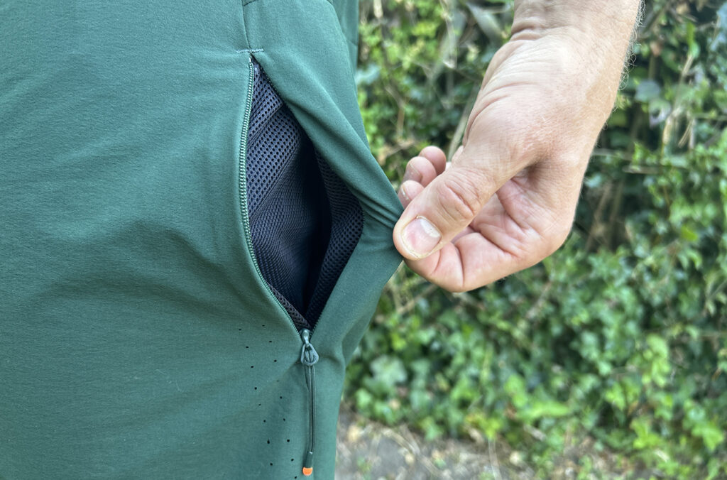 POC Motion Air MTB Shorts pocket