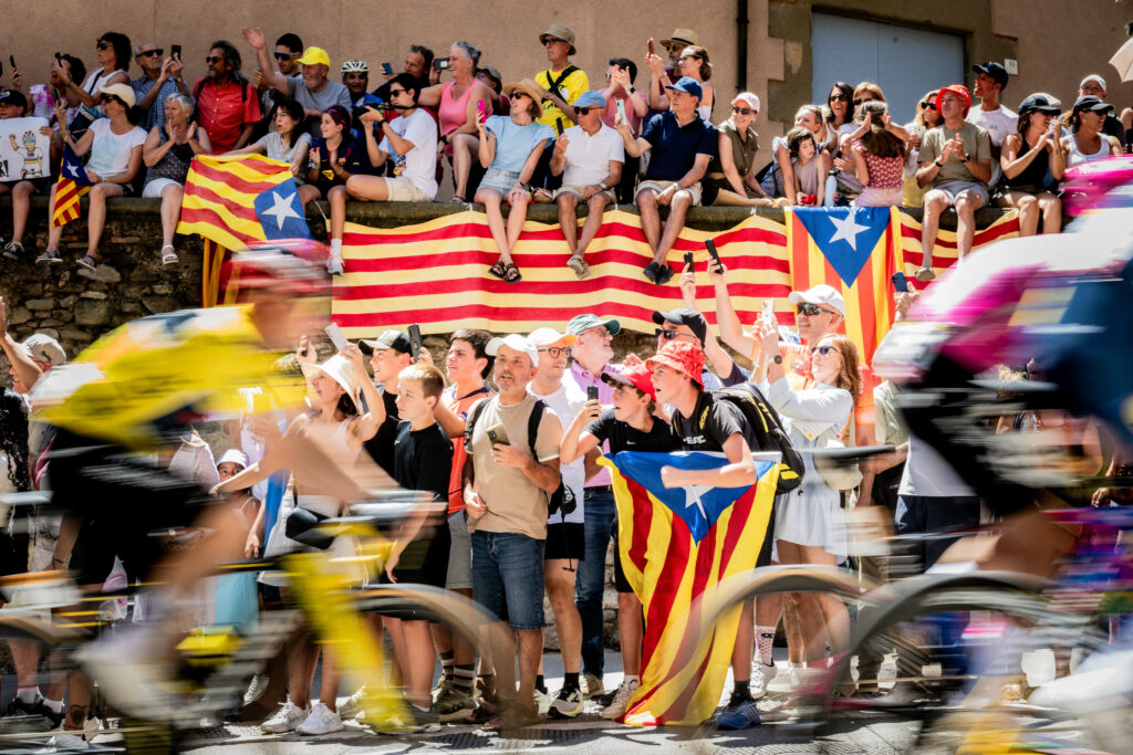 stg03_peloton fans01_2026_TDF_2026