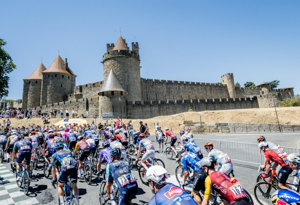 stg04_peloton carcassone00_TDF_2026