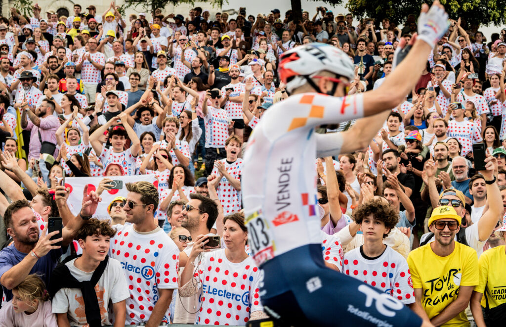 stg21 Montmartre Ambiance09_tdf2026