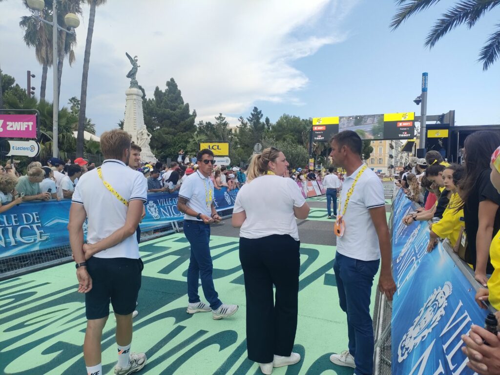 Tour de France Femmes 2026 stage 9 finish line officials
