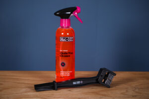 2026-Muc-Off-Chain-Wax-Cleaner-500ml-with-chain-cleaning-brush.jpg