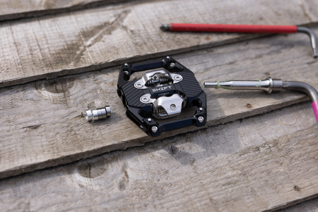 2026 Wolf Tooth Components Shift axle adjust