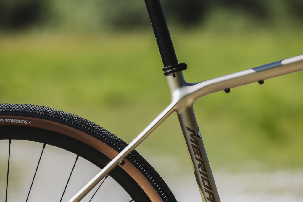 2027 Merida Speeder outdoors frame detail