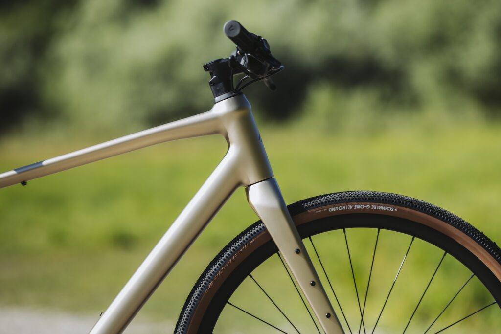 2027 Merida Speeder outdoors head tube