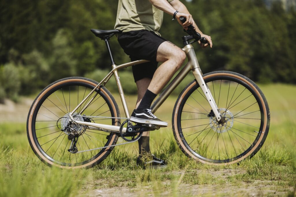2027 Merida Speeder static outdoors