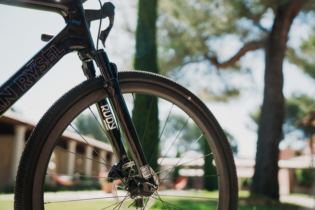 2027 Van Rysel EDR-G Suspended Fork Rockshox Rudy XPLR outdoors
