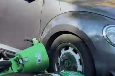 Volkswagen Beetle allegedly damaged by Lime bike in London