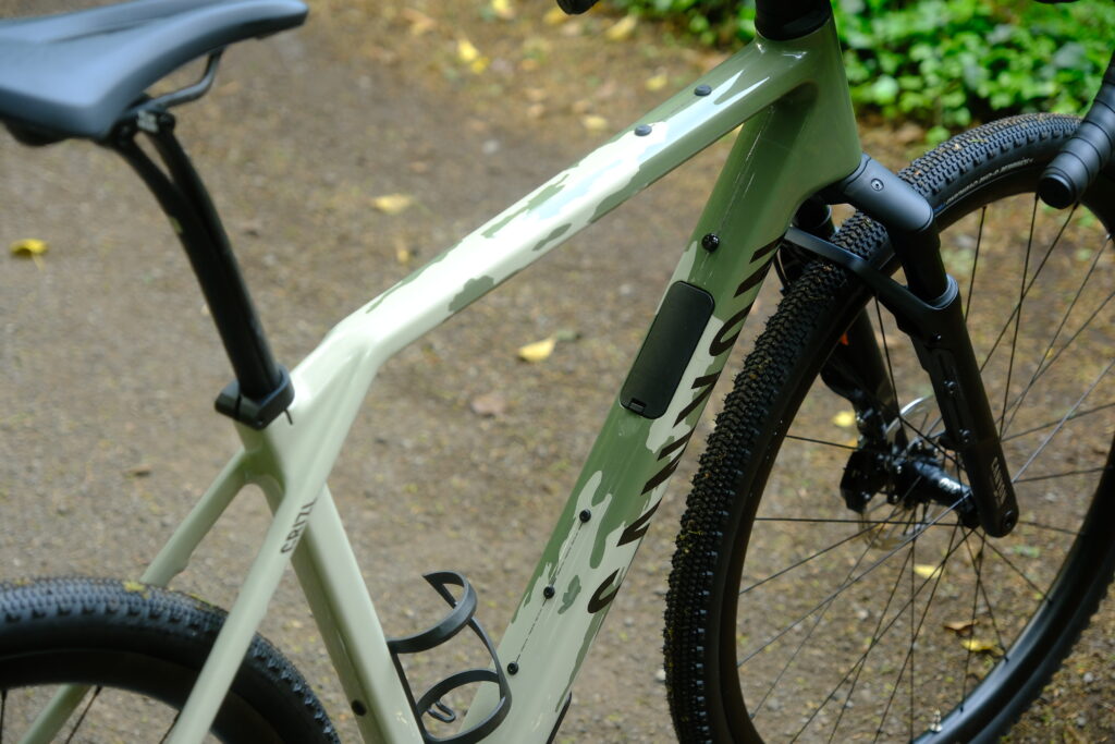 Canyon Grizl CF 9 ESC w/ Rift Suspension gravel bike - Downtube storage