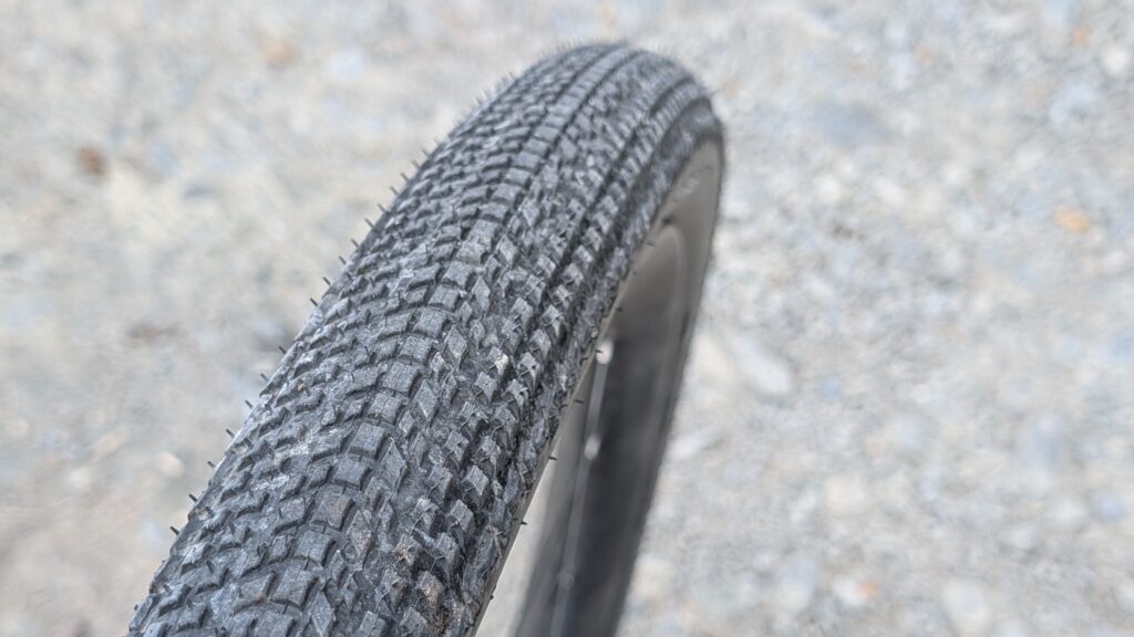 Hutchinson Touareg Race gravel tyre tread pattern