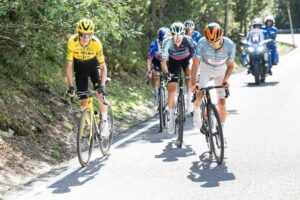 “I was up all night on the toilet”: “Relieved” Oscar Onley overcomes stomach trouble (and those Netcompany Ineos shorts) to take Vuelta white jersey in “surprising” ride + more on the live blog