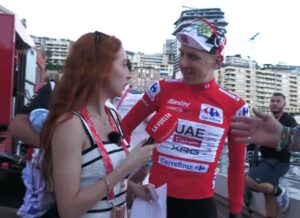 “Why do you hyperventilate every time you see me?” Vuelta influencer accused of “setting women in sport back years” after “cringe” Tadej Pogačar ‘interview’; Hulk Hayter explains ripped shorts + more on the live blog