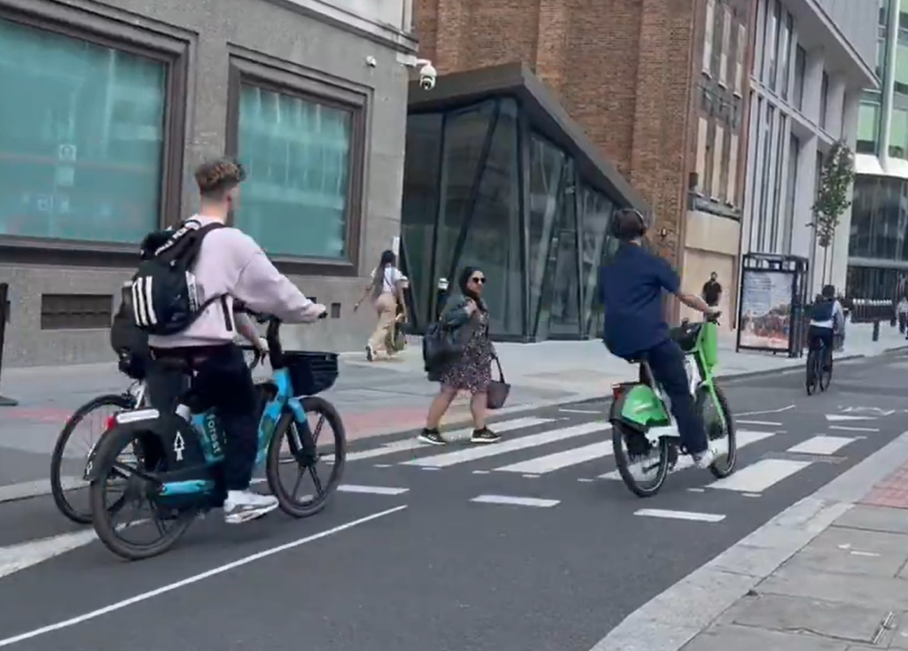 Viral floating bus stop clip 2