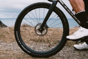 2026 Hunt 650B Adventure Carbon wheel – front wheel, outdoors