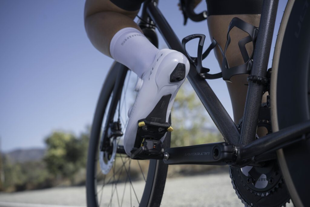 2026 Shimano RC810 shoe clipping in to pedal