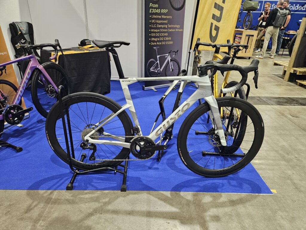 Gusto bikes