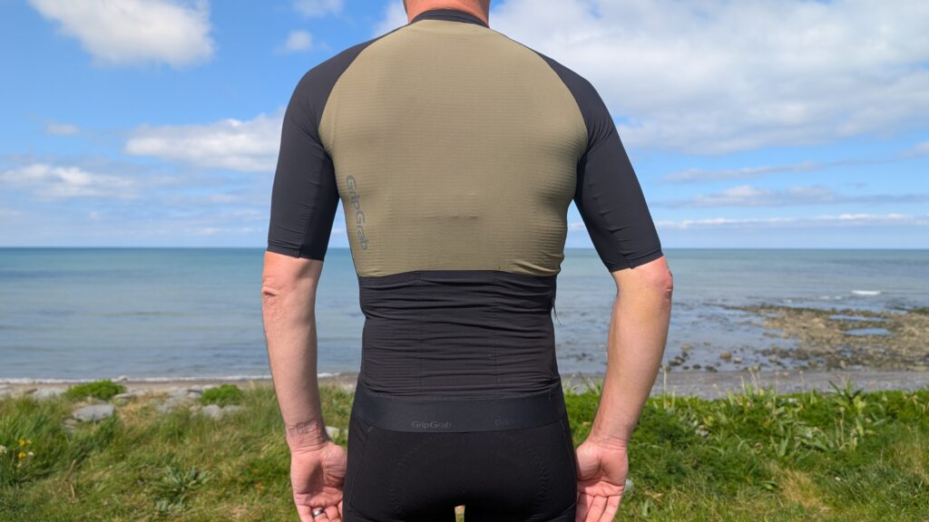 GripGrab-Grinta-Short-Sleeve-Jersey-Back.jpg
