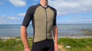 GripGrab-Grinta-Short-Sleeve-Jersey-Hero.jpg