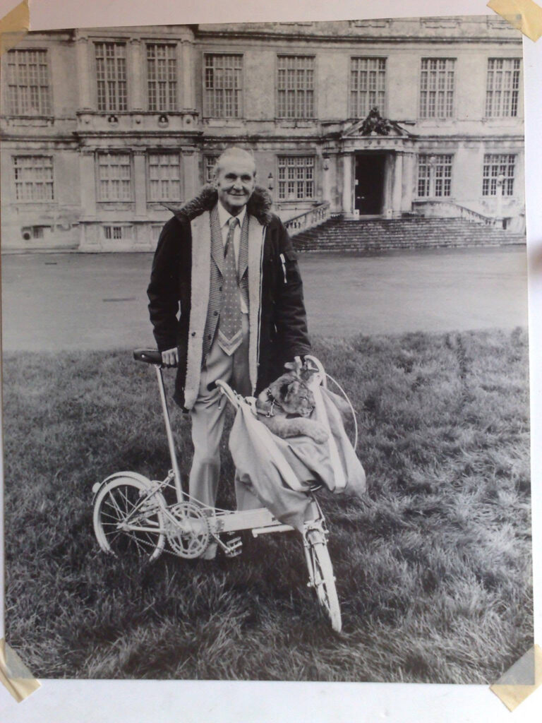 Marquis of Bath with Bickerton Portable. Look carefully- that's a lion cub being carried up front