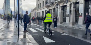 “No wonder we’re so quickly hated”: Cyclist says he’s “embarrassed” after witnessing fellow riders not stopping at pedestrian crossing; Dylan Groenewegen injured after collision with motorcyclist; Fast finish at the Vuelta + more on the live blog