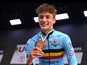 Seff Van Kerckhove with bronze medal, 2025 junior world time trial championships