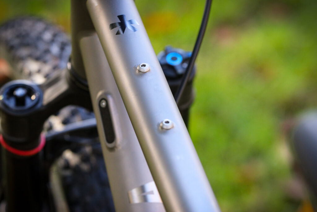 2026 Gloria All Terrain SRAM GX AXS Eagle – top tube bosses