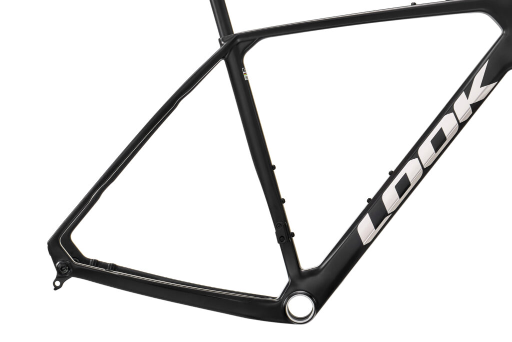 2027 Look C85 Cezal RS Chrome Orange Black stays in studio
