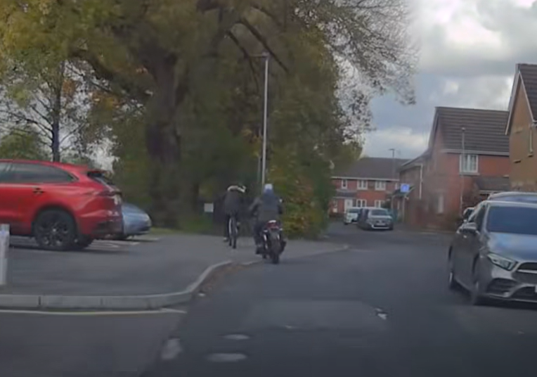 Bike thieves try to evade police officers in Gorton, Greater Manchester