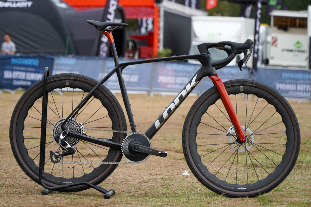Look launches G85 Cezal RS – a 7.9kg gravel race bike that puts handling ahead of aero tubing