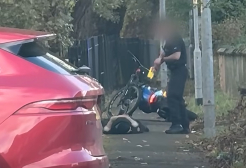 Police officer tasers bike thief in Gorton, Greater Manchester
