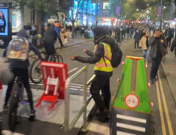“Only a matter of time” until more cyclists crash into pedestrians on Oxford Street, planning chief warns as Mail decries “reckless peloton” of kids – but campaigners point to “urgent” need for safe bike routes