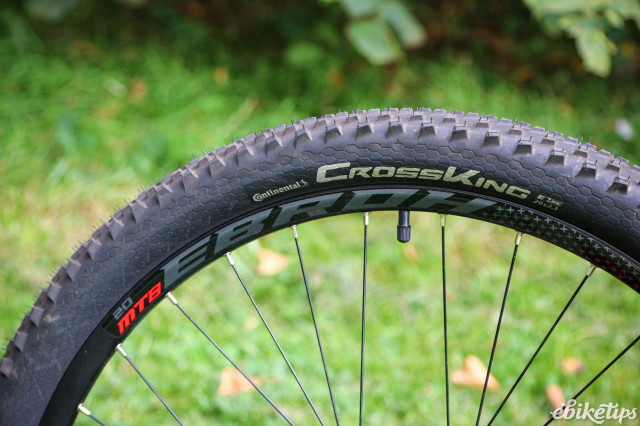 2023 Ebroh Jump Carbon - tyre and rim.jpg