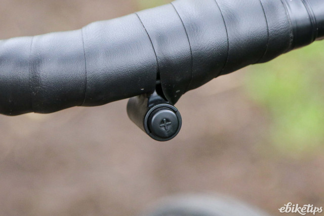 2024 Basso Volta Sram Rival 2×12 ETAP AXS - bar button.jpg