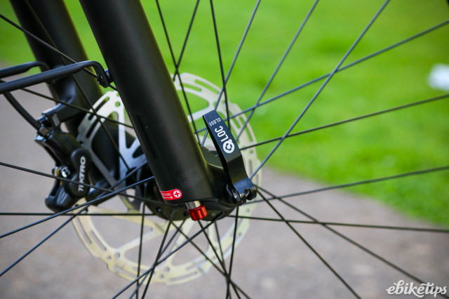 2024 Giant Explore E - fork detail.jpg