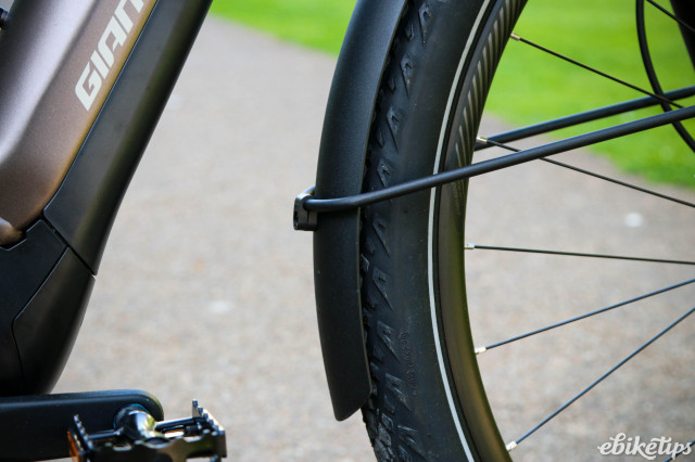 2024 Giant Explore E - front guard detail.jpg
