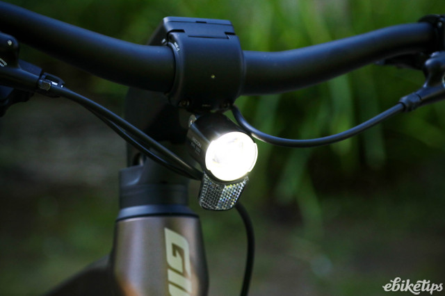 2024 Giant Explore E - front light.jpg