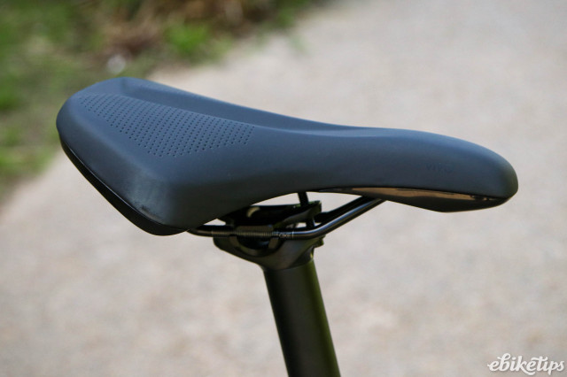 2024 Giant Explore E - saddle.jpg
