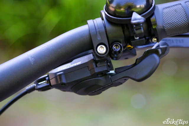 2024 Giant Explore E - thumb shifter.jpg