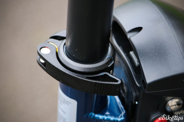 2025 Engwe LE20 - seat post quick release.jpg