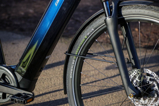 2025 Giant AnyTour E+ 3 - mudguard and tyre.jpg