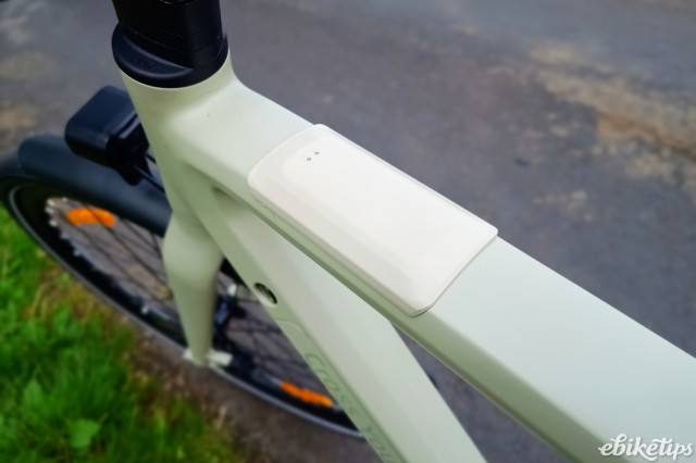 ADO Air 30 Ultra GPS tracker.jpg