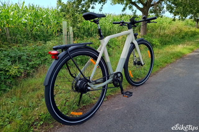 ADO Air 30 Ultra back.jpg