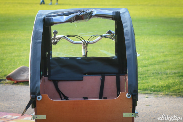 Babboe Dog-E 10 - The front of the rain hood rolls up.jpg
