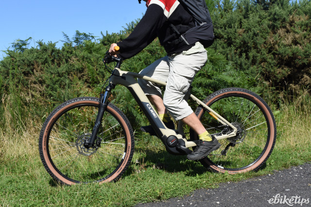 Cube Reaction Hybrid Performance 500 riding 4.JPG